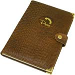 Телефонная записная книга А5 с вырубным алфавитом в переплете из натуральной кожи с кнопкой, дополнительный блок для записей в клетку